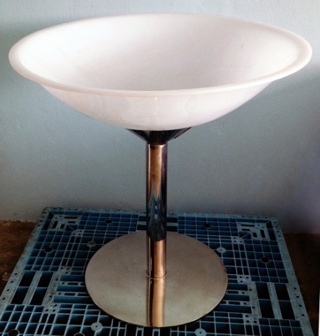 พลาสติดขึ้นรูปลักษณะคล้ายแก้ว สำหรัวโฆษณา